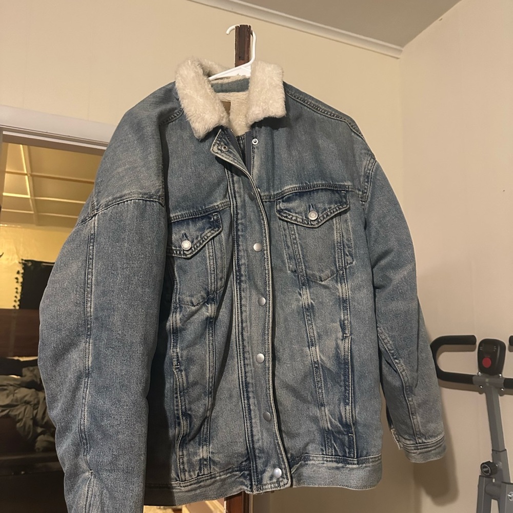 American Eagle Outfitters Blue Denim Jacket with White Shearling Collar